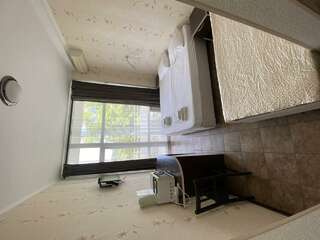 Гостиница Joy Apartments Сочи Номер стандарт с 3 односпальными кроватями, открытым балконом и боковым видом на море-8
