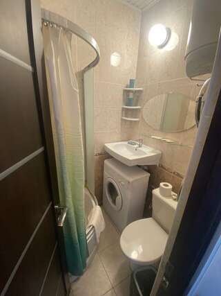 Гостиница Joy Apartments Сочи Двухместный номер с 1 кроватью или 2 отдельными кроватями и боковым видом на море-7