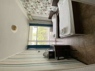 Гостиница Joy Apartments Сочи 2-местный номер стандарт с открытым балконом и боковым видом на море-3