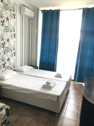 Гостиница Joy Apartments Сочи Трехместный номер-1